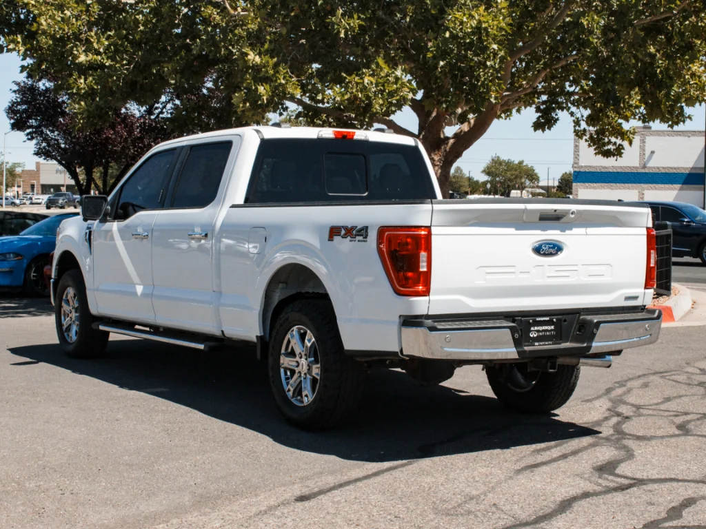 Used 2021 Oxford White Ford XLT image 8