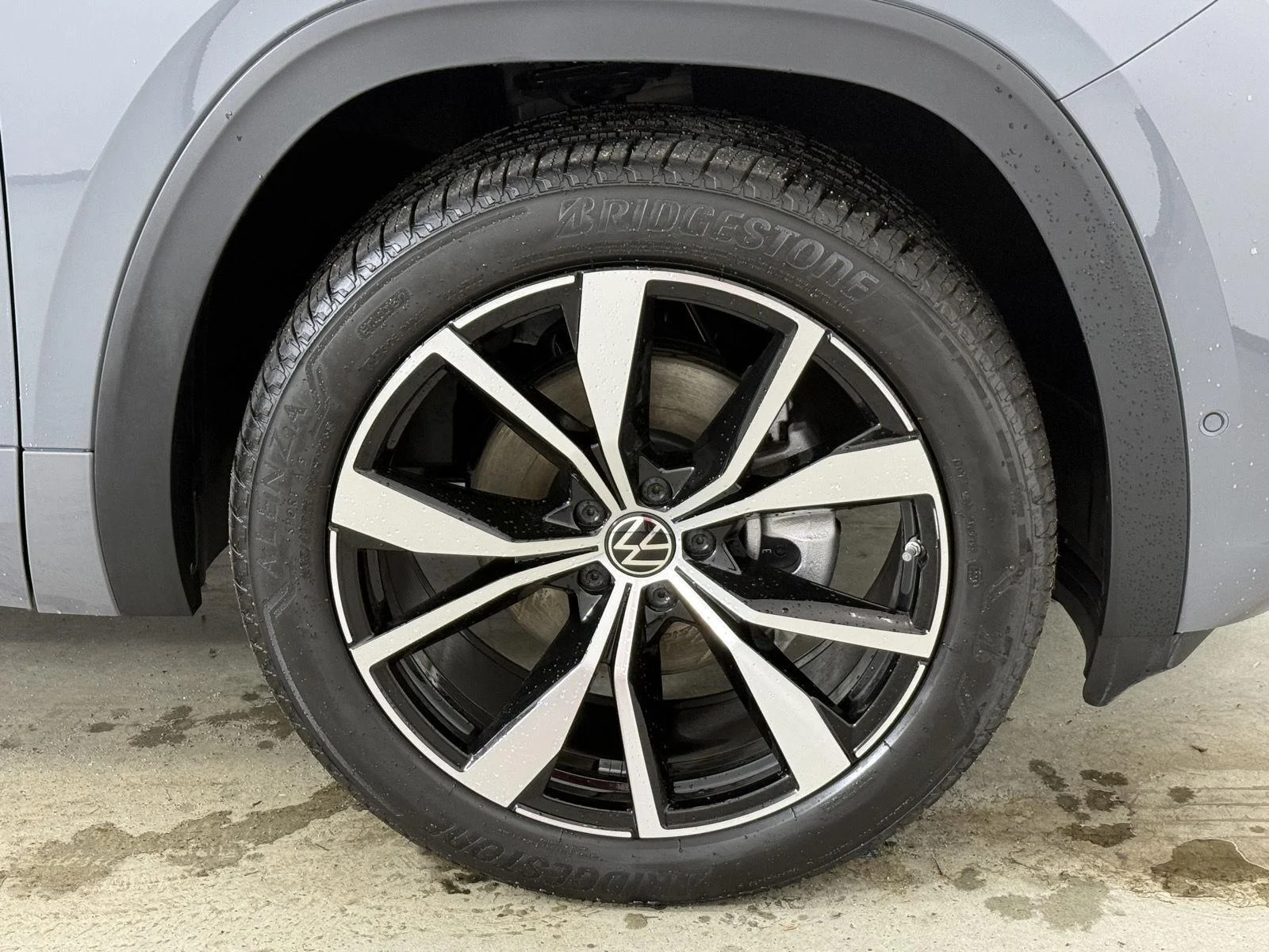 New 2026 Pure Gray Volkswagen 2.0T SEL Premium R-Line image 12