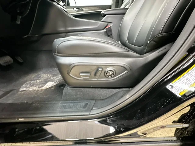 New 2027 High-Gloss Black Paint Jeep Limited image 22