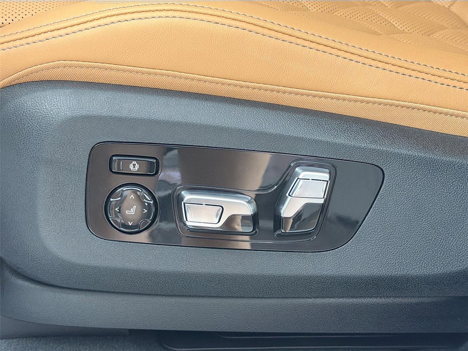 New 2026 Mineral White Metallic BMW xDrive40i image 20
