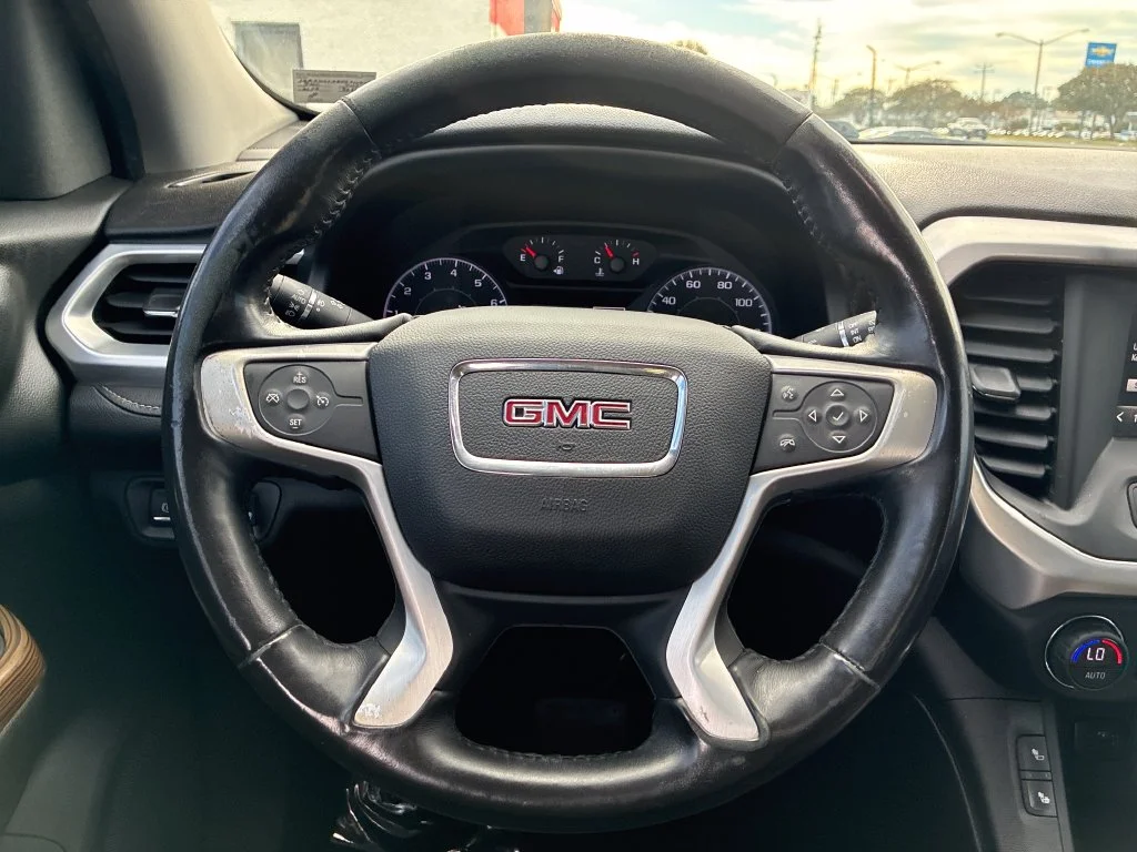 Used 2017 White GMC SLE-2 image 24