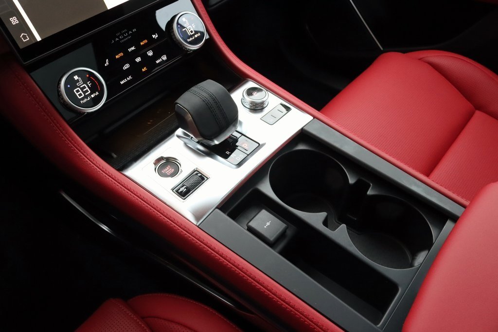 2025 JAGUAR F-PACE - Image 27