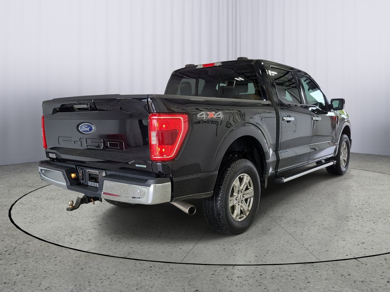 Used 2023 Black Ford XLT image 2