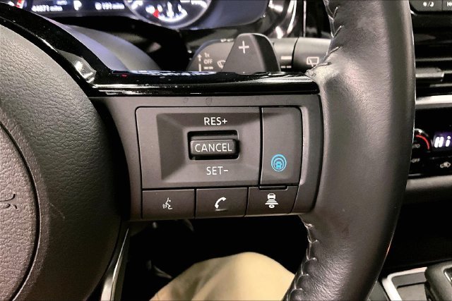 Used 2023 Scarlet Ember Tintcoat Nissan SV image 28