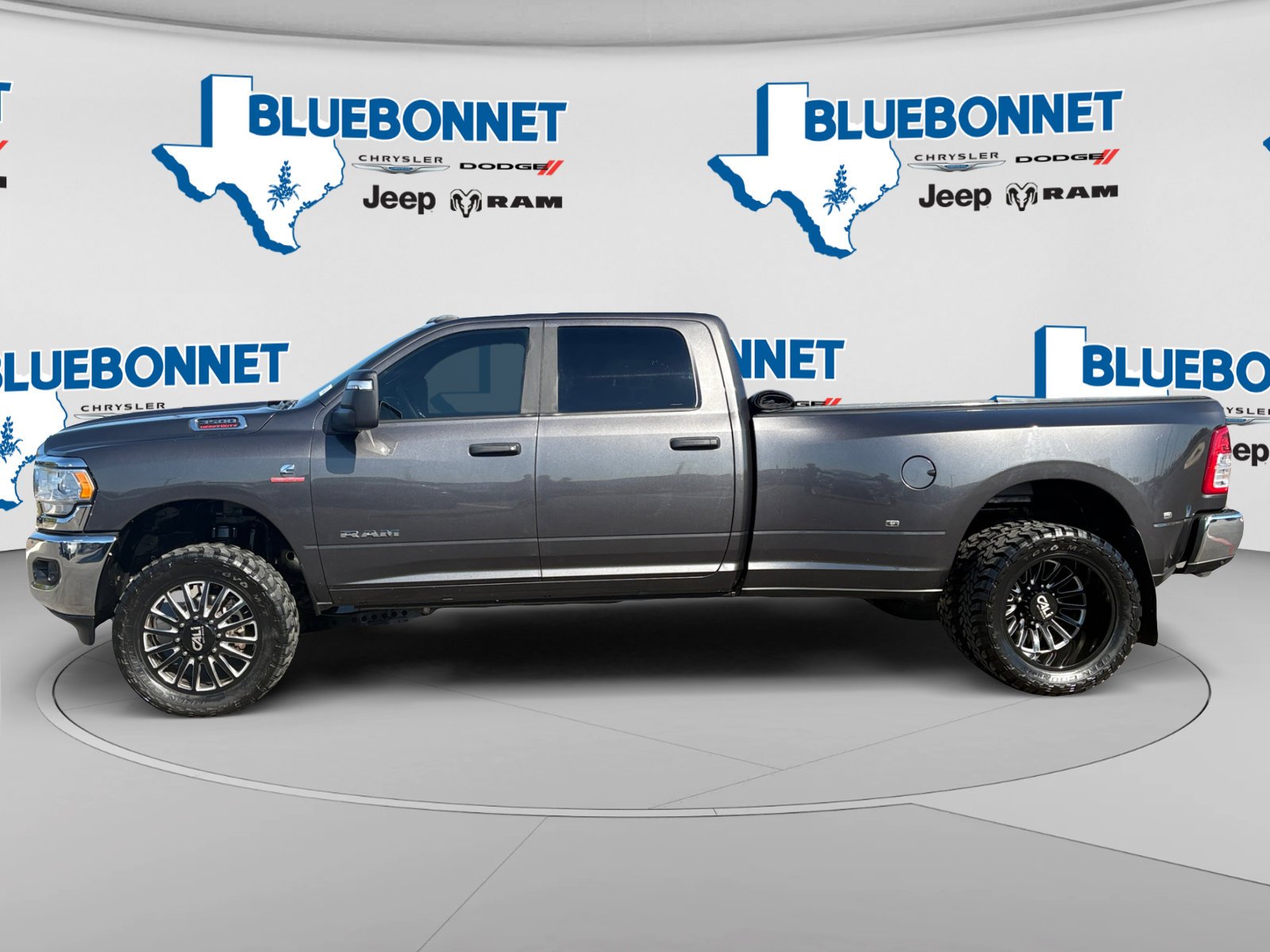 Certified Used 2024 Granite Crystal Metallic Clearcoat Ram Lone Star image 8