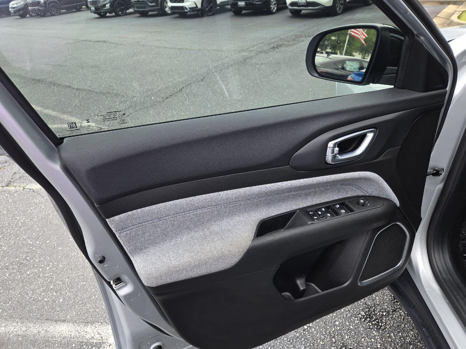 Used 2025 Silver Zynith Metallic Clearcoat Jeep Sport image 18
