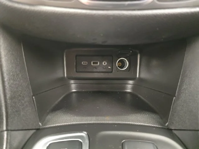 Used 2024 Summit White Chevrolet LT image 25