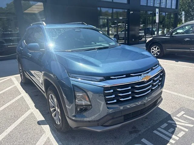 Used 2025 Blue Chevrolet LT image 4