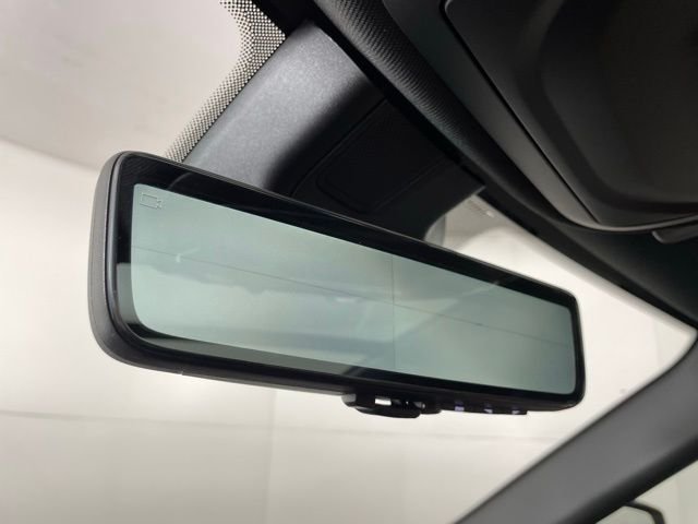 New 2025 Bright White Clear-Coat Exterior Paint Jeep Limited image 18
