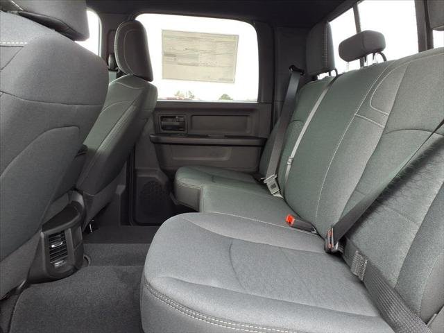 New 2026 Diamond Black Crystal Pearl-Coat Exterior Paint RAM TRADESMAN image 24