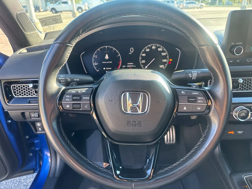 Used 2024  Honda Sport image 12