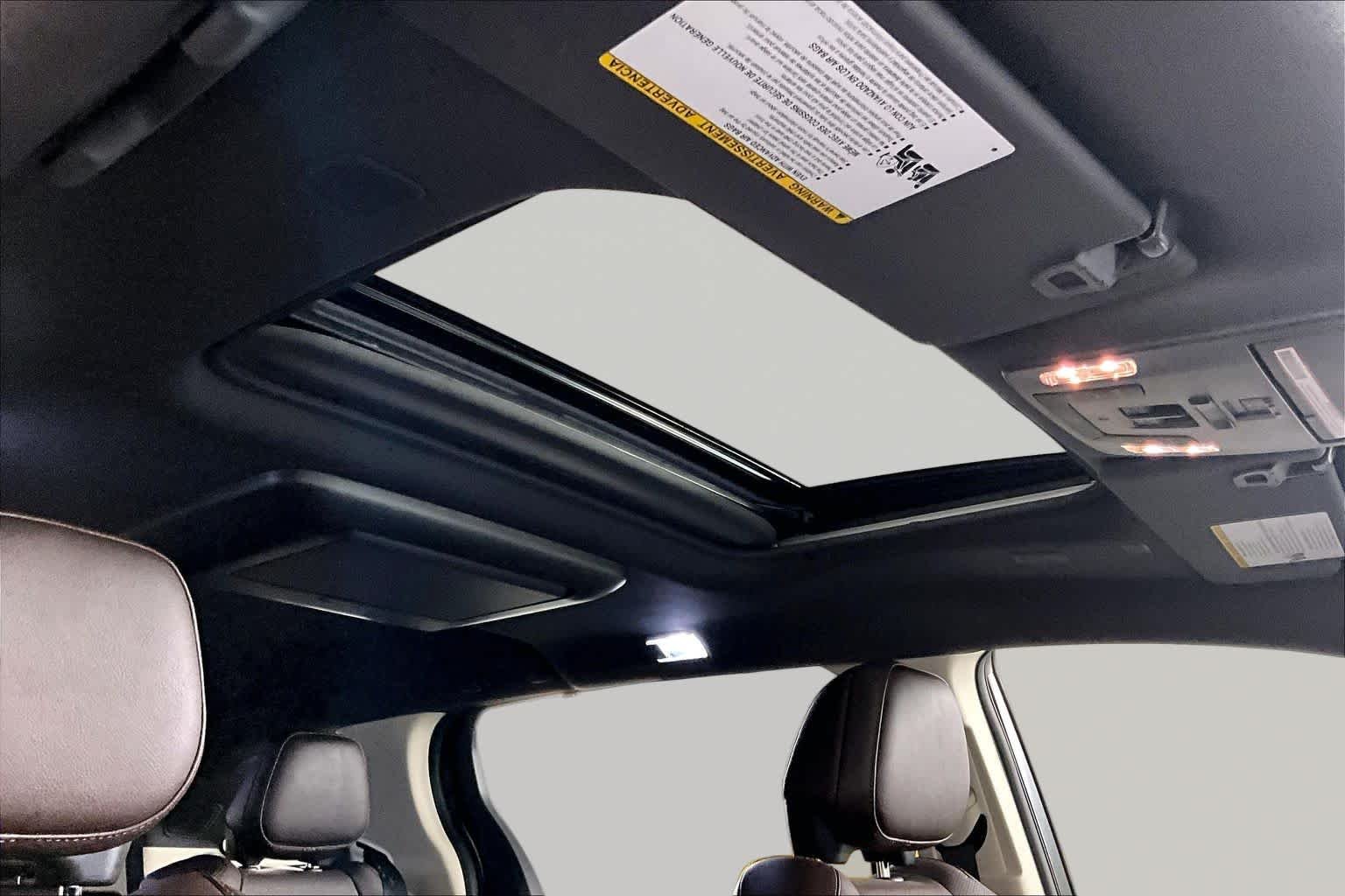 2021 Toyota Sienna Platinum - Photo 14
