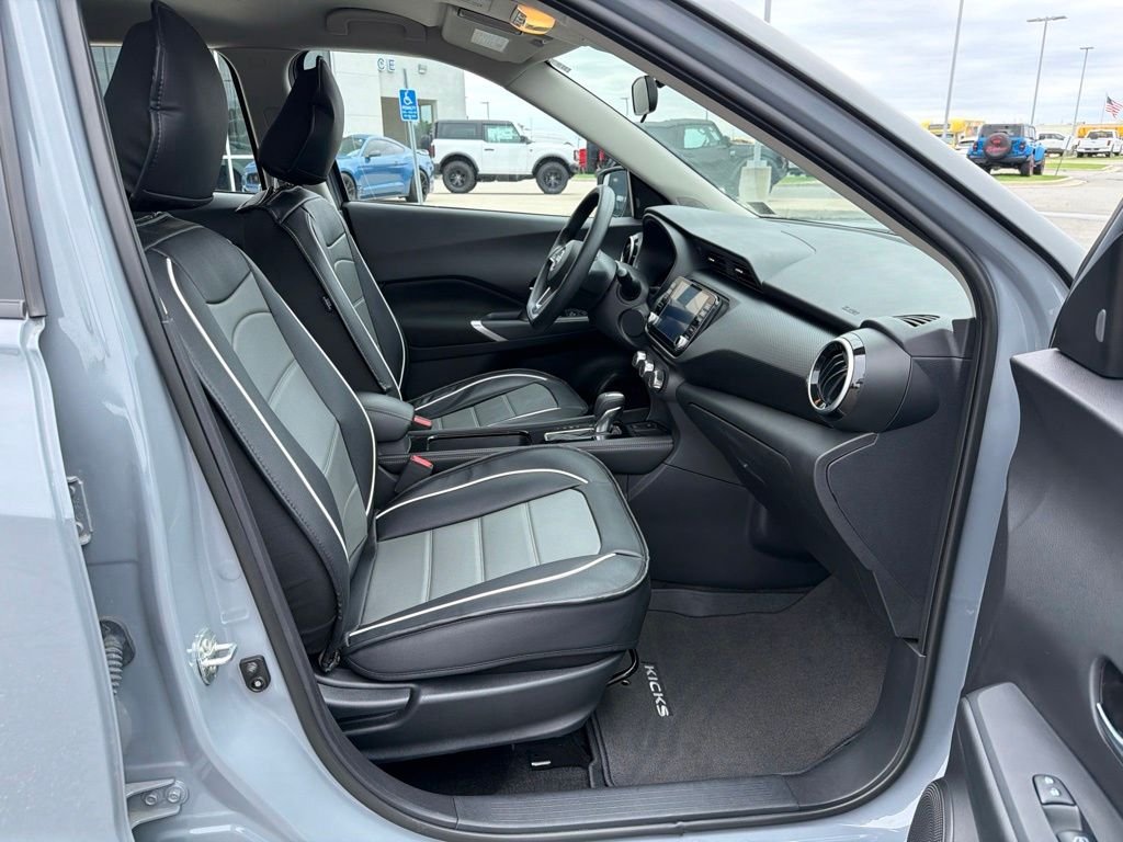 Used 2024 Boulder Gray Metallic Nissan SV image 21