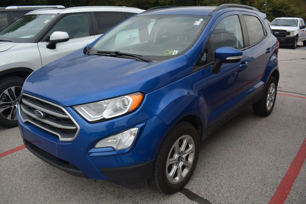 Used 2022 Blue Ford SE image 1