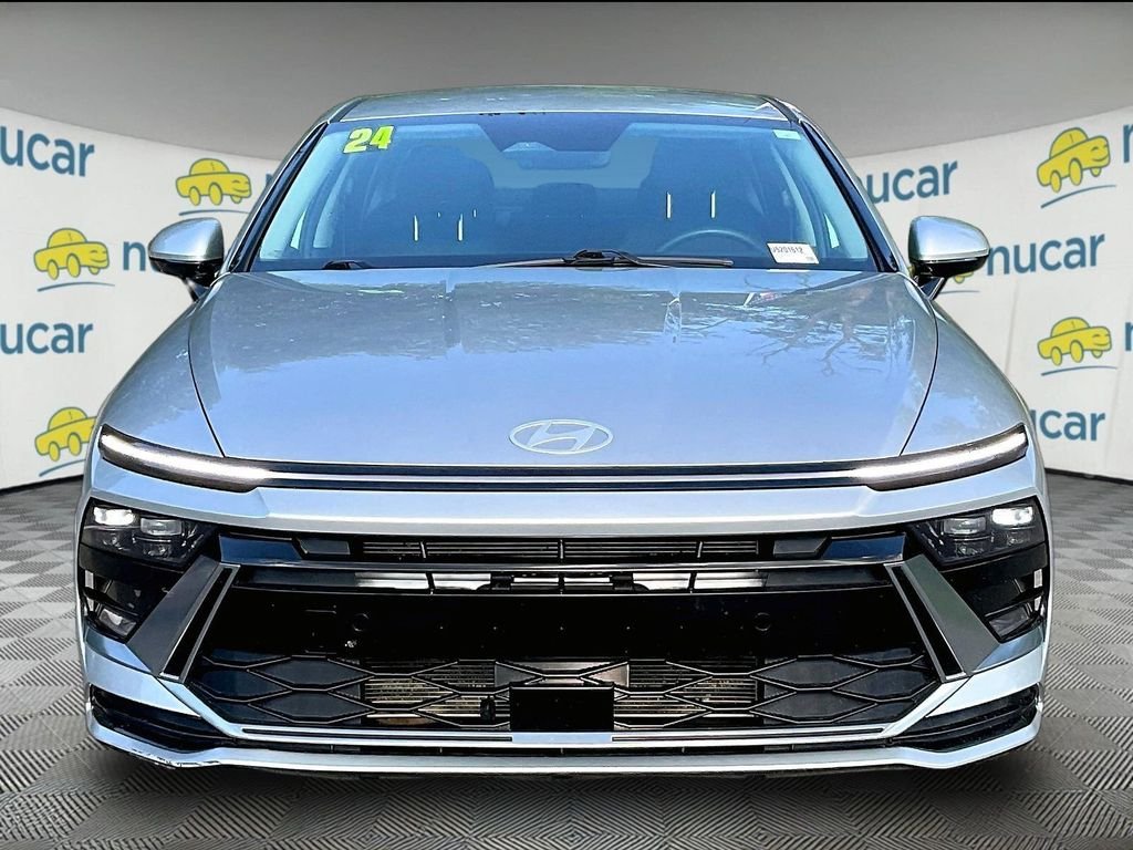 Used 2024 Silver Hyundai SEL image 2