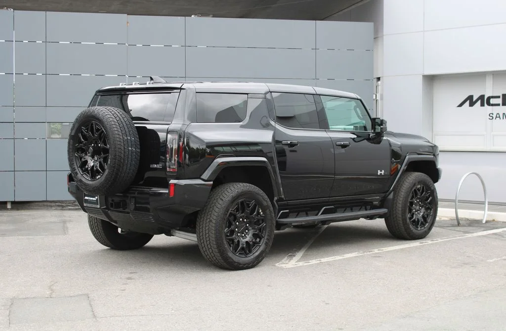 Used 2025 Black GMC 2X image 2