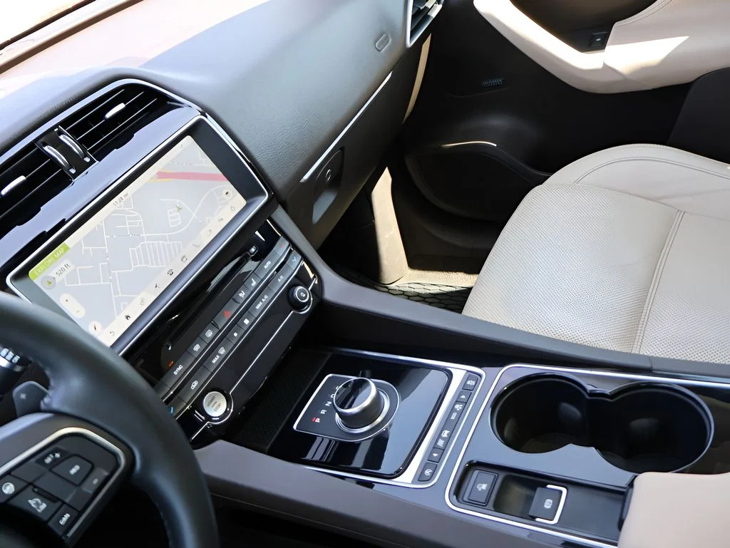Used 2017 Red Jaguar 35t Prestige image 21