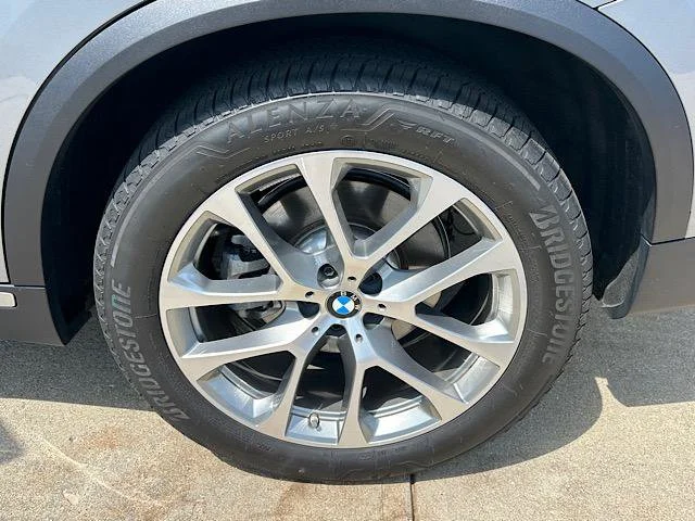 Certified Used 2024 Skyscraper Grey Metallic BMW xDrive40i image 33