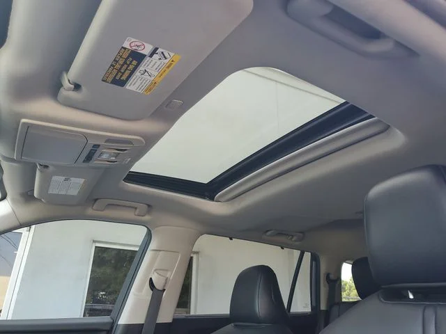 Used 2020  Toyota XLE image 6