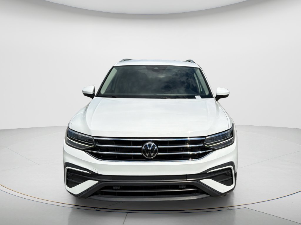 Used 2024 White Volkswagen 2.0T SE image 9