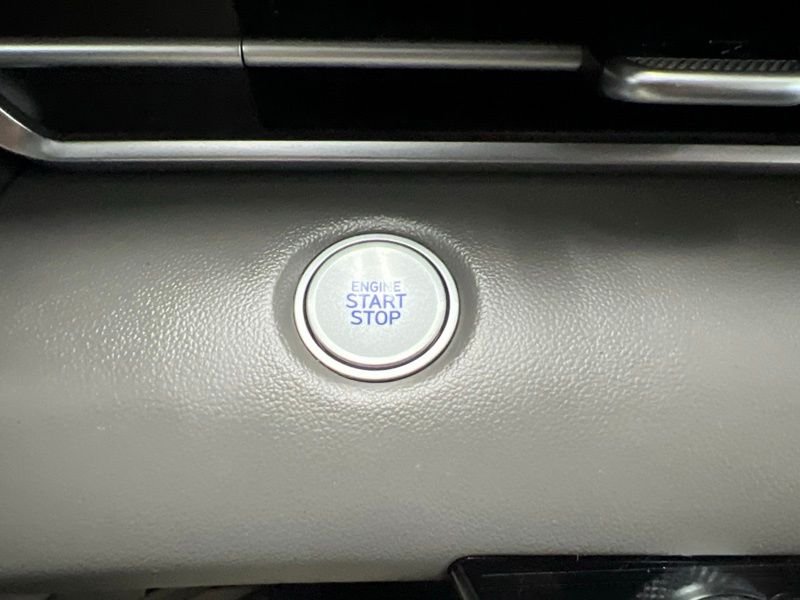 Used 2022 Blue Hyundai SEL image 25