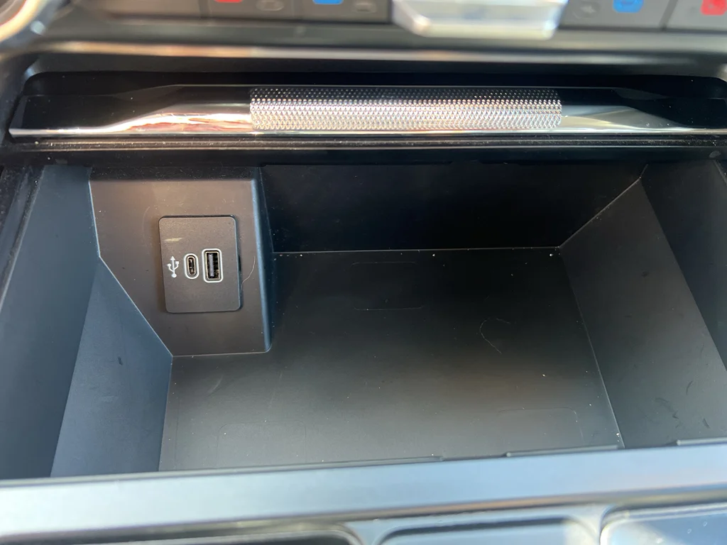 Used 2025 Carbonized Gray Metallic Ford LARIAT image 23