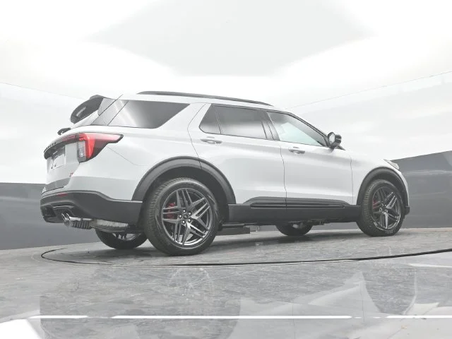 New 2027 Avalanche Gray Ford ST image 25