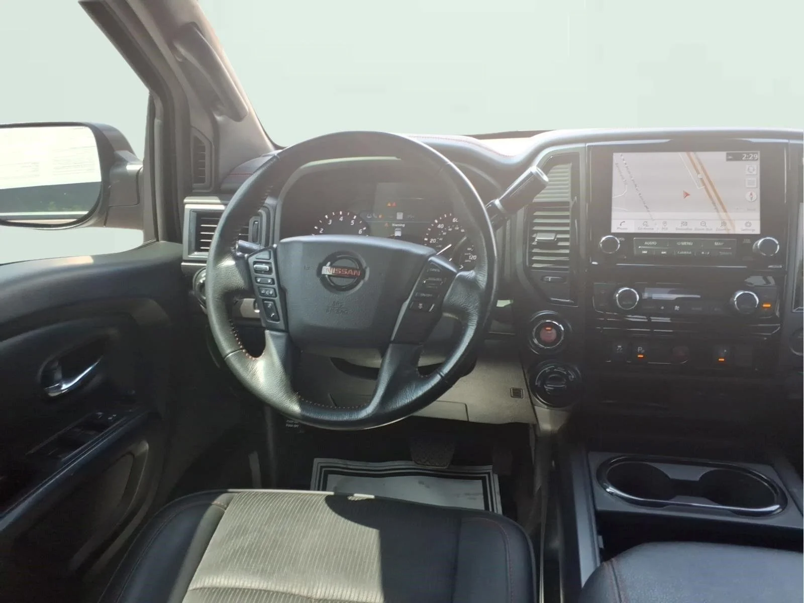 2022 Nissan Titan PRO-4X - Photo 14