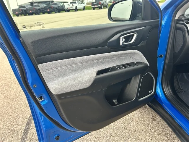 Used 2022 Blue JEEP Latitude Lux image 19