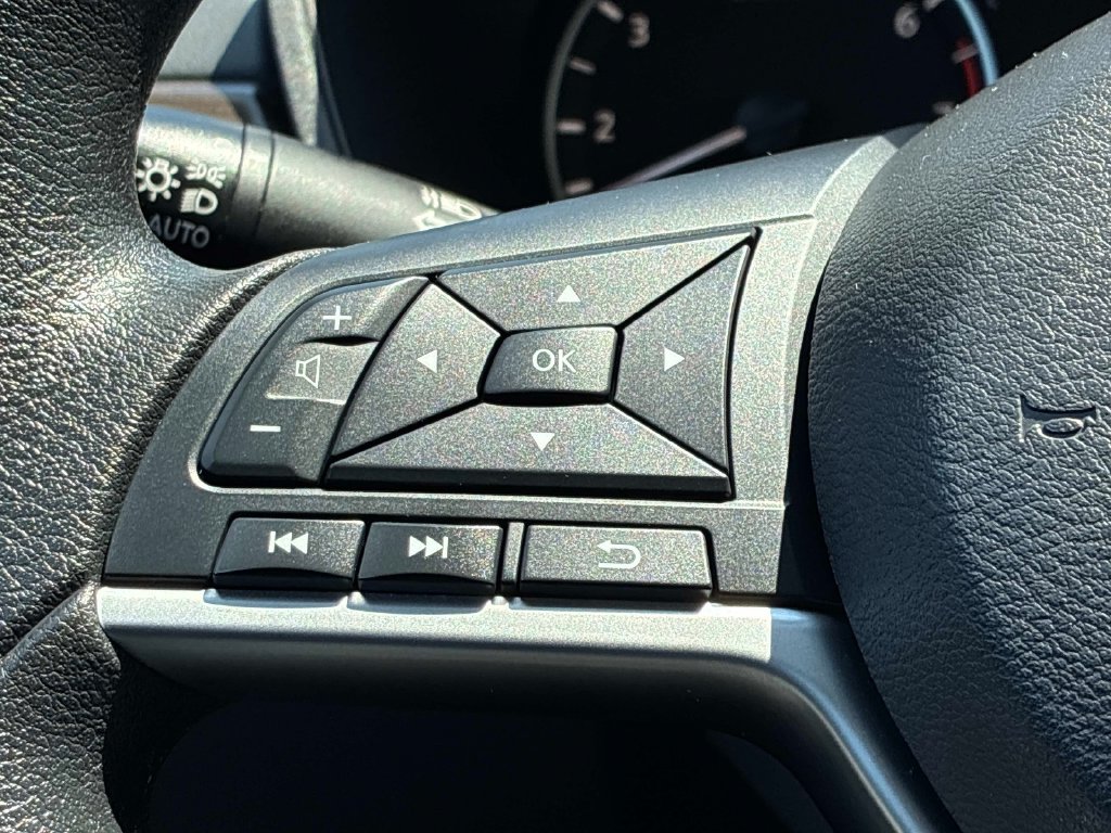 Used 2023 Black Nissan 2.5 SV image 25