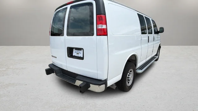 Used 2025 White Chevrolet Work Van image 37