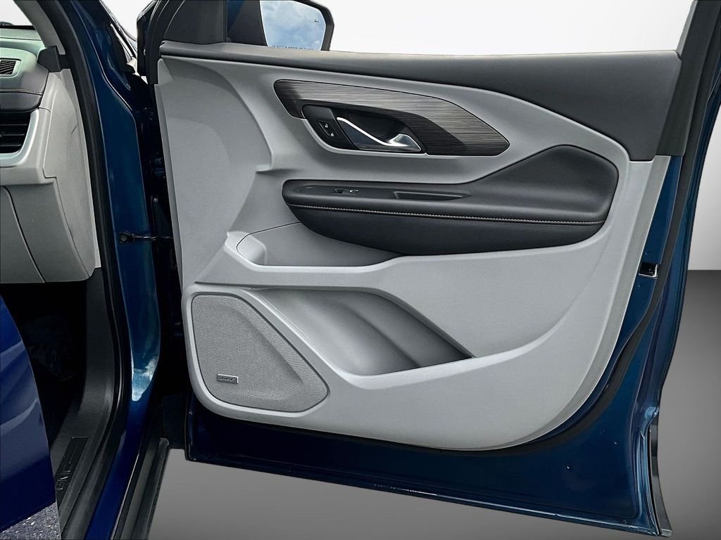 Used 2020 Blue GMC SLT image 29