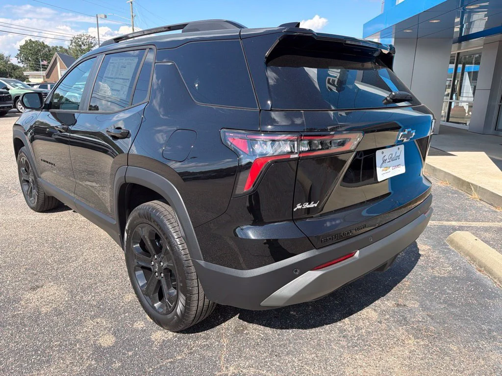 New 2027 Mosaic Black Metallic Chevrolet LT image 2