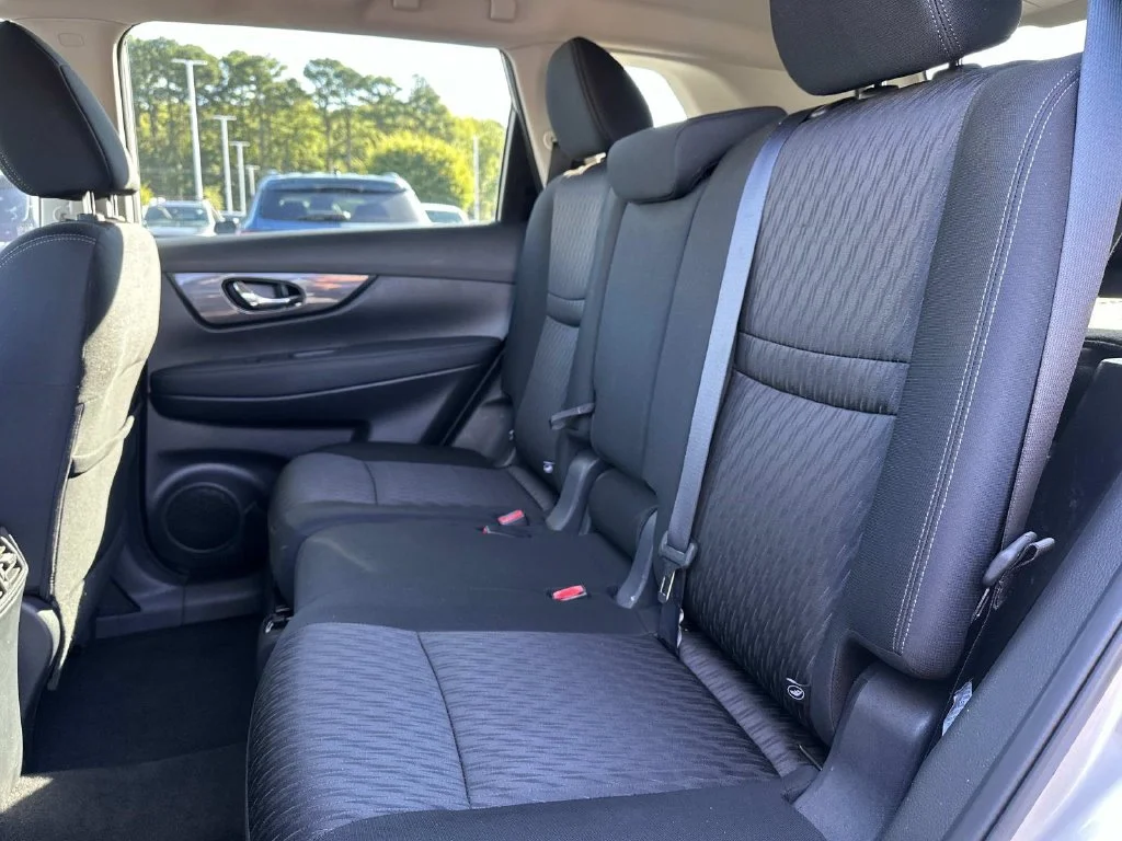 Used 2019 Silver Nissan SV image 16