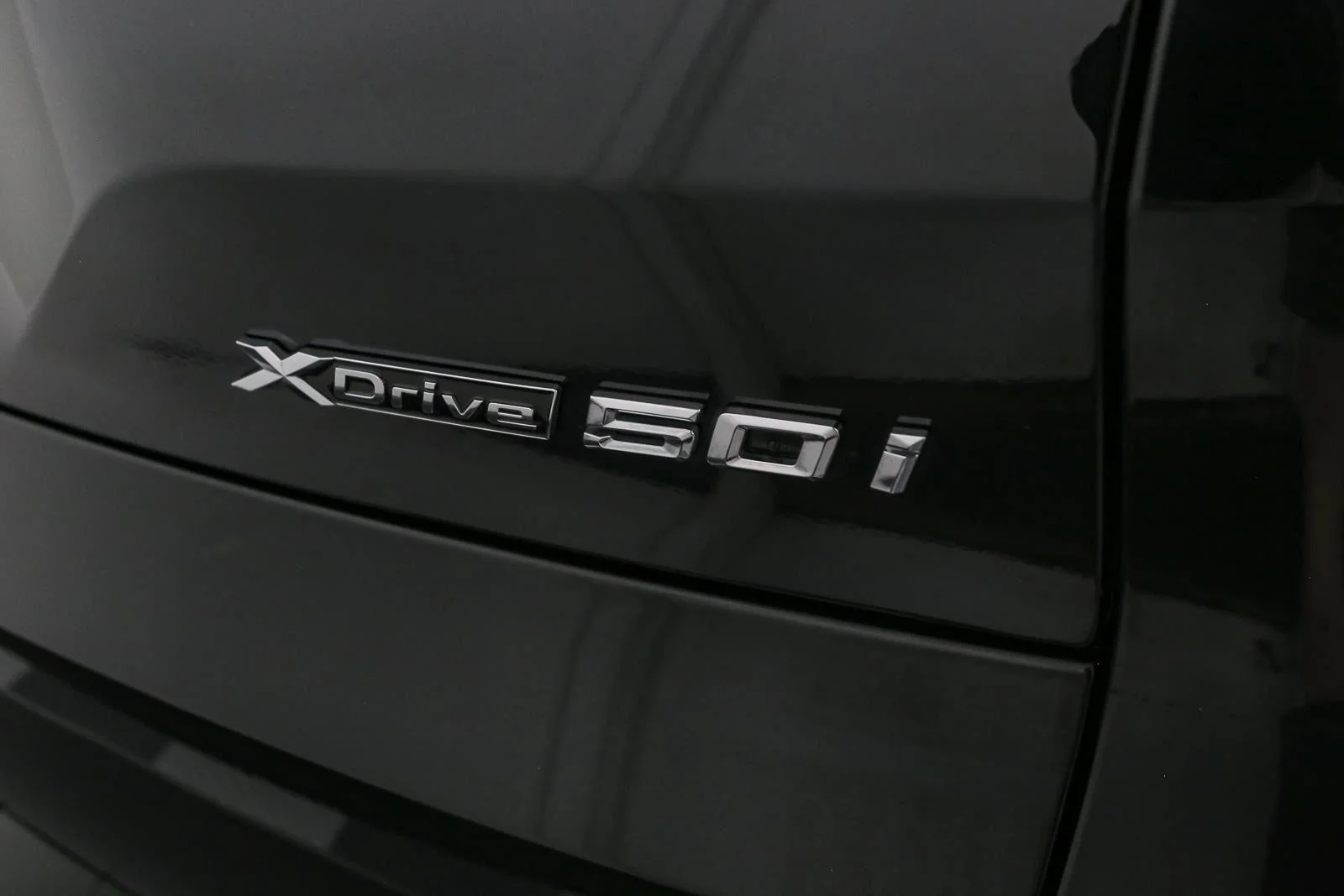 Used 2019 Black Sapphire Metallic BMW xDrive50i image 11