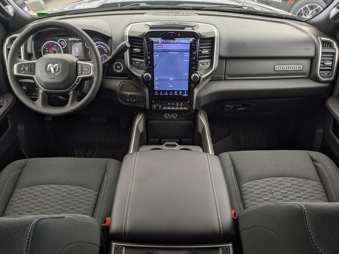 New 2026 Black RAM Big Horn - - 4x4 - 6.7L HO Diesel - 12 Nav - Sport App Pkg - 5th Wheel/Gooseneck Prep & More! image 25