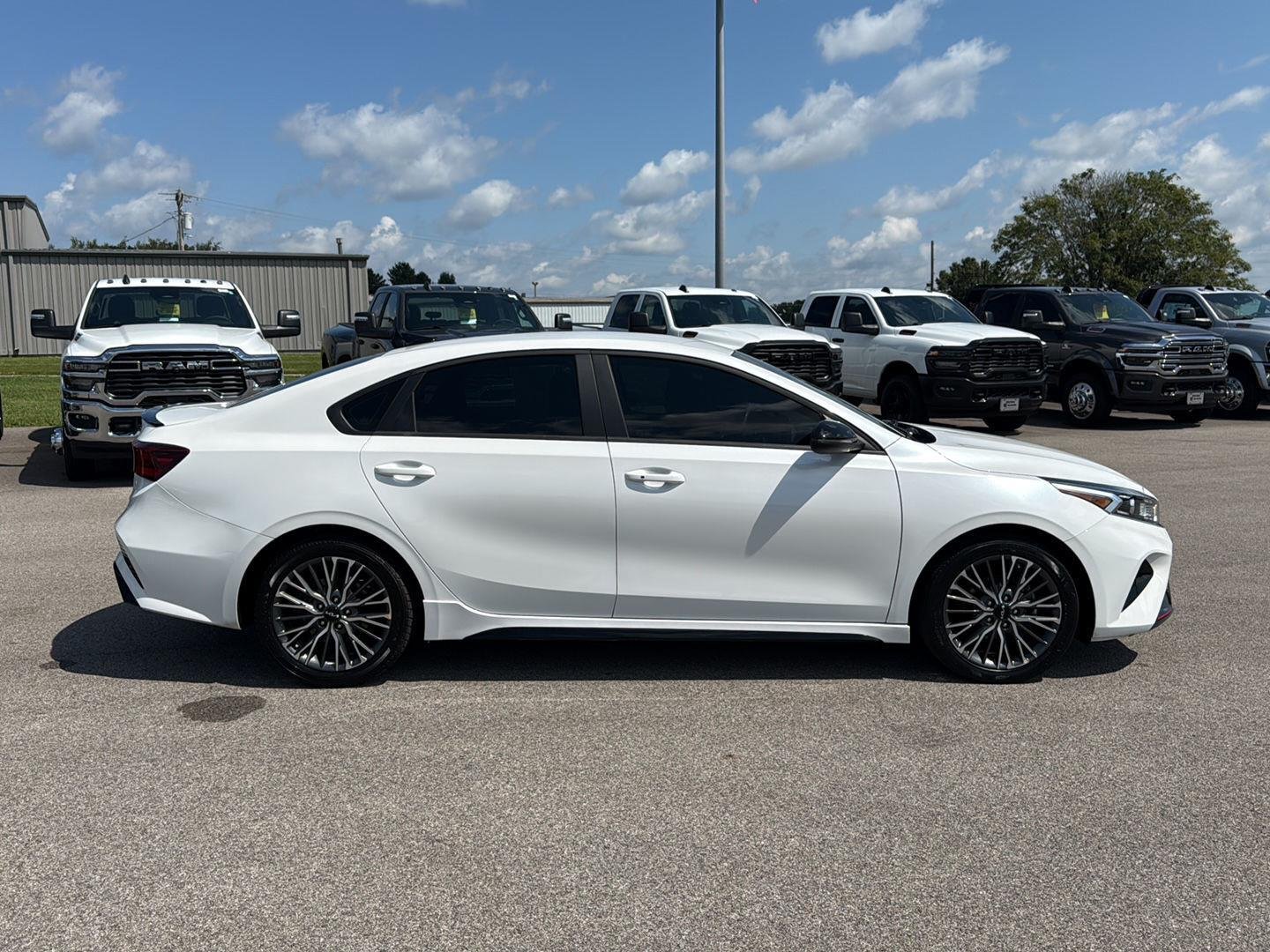 Used 2024 Snow White Pearl Kia GT-Line image 24