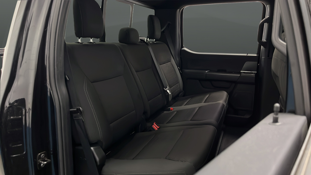 Used 2024 Agate Black Metallic Ford XLT image 25