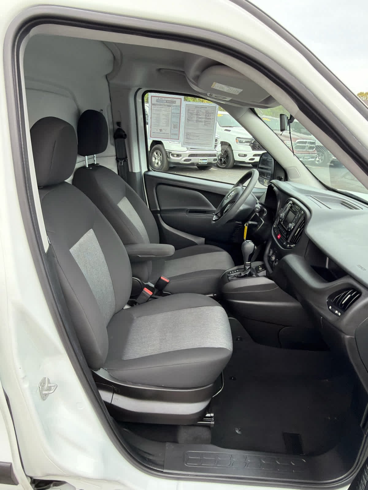 Used 2022 Bright White Ram Tradesman image 18