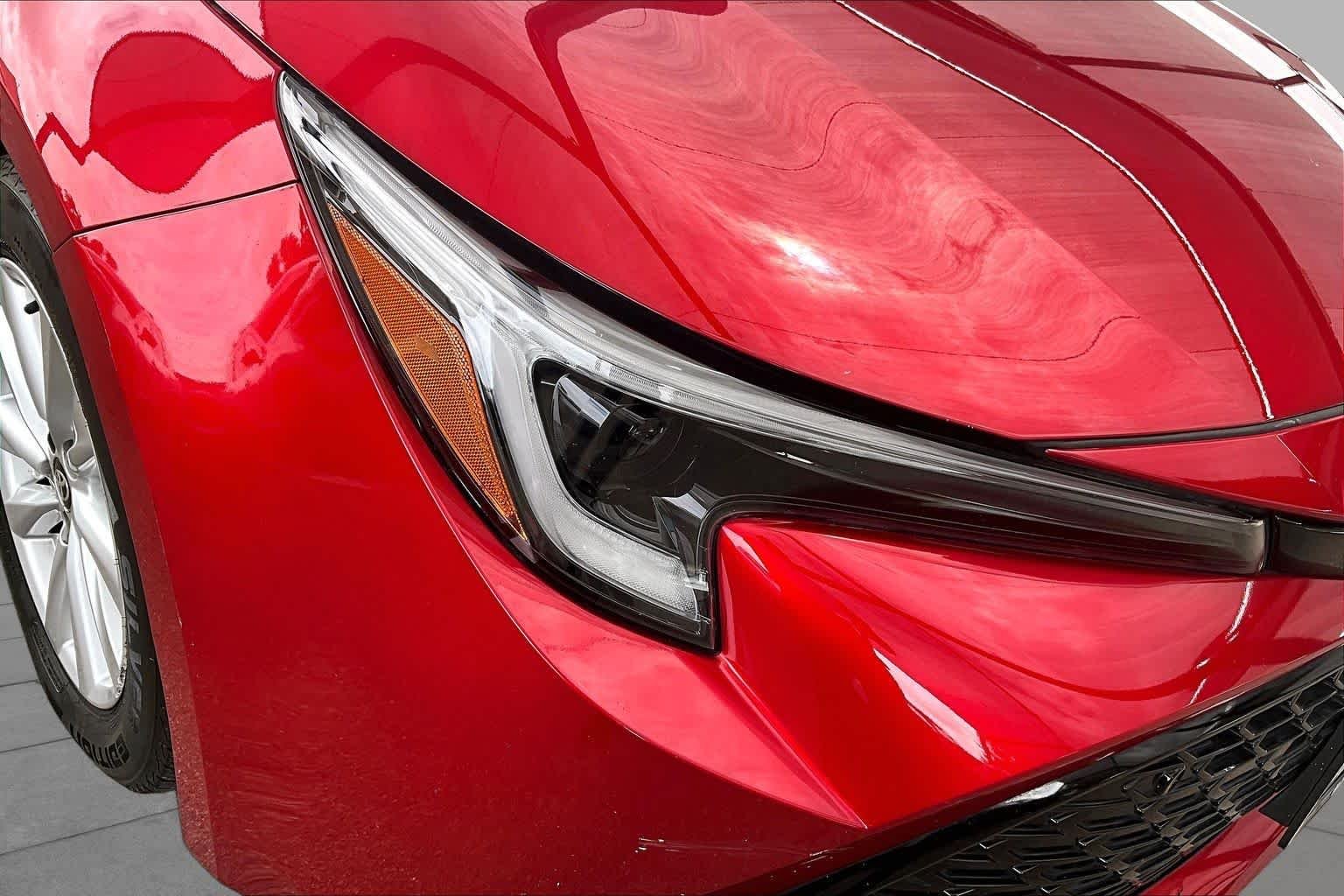 Used 2025 Finish Line Red/Midnight Black Metallic Toyota SE image 27
