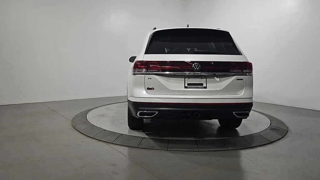 New 2026 White/off-white Volkswagen 2.0T SE w/Technology image 4