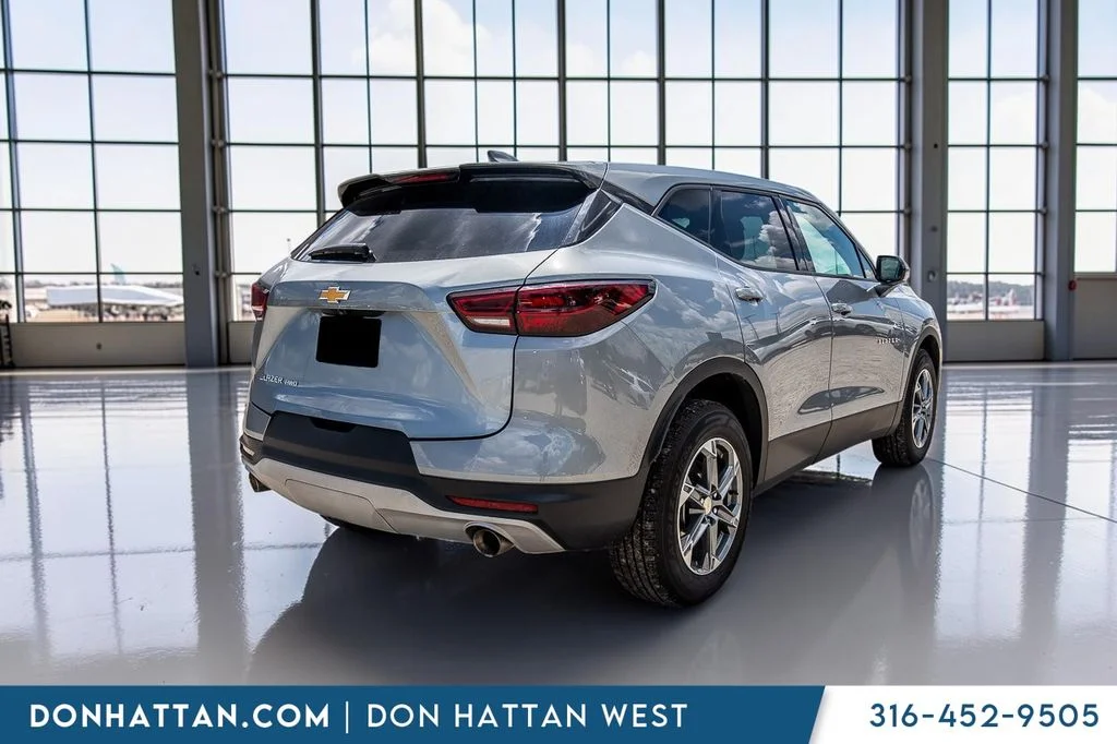 Used 2025 Gray Chevrolet LT image 35