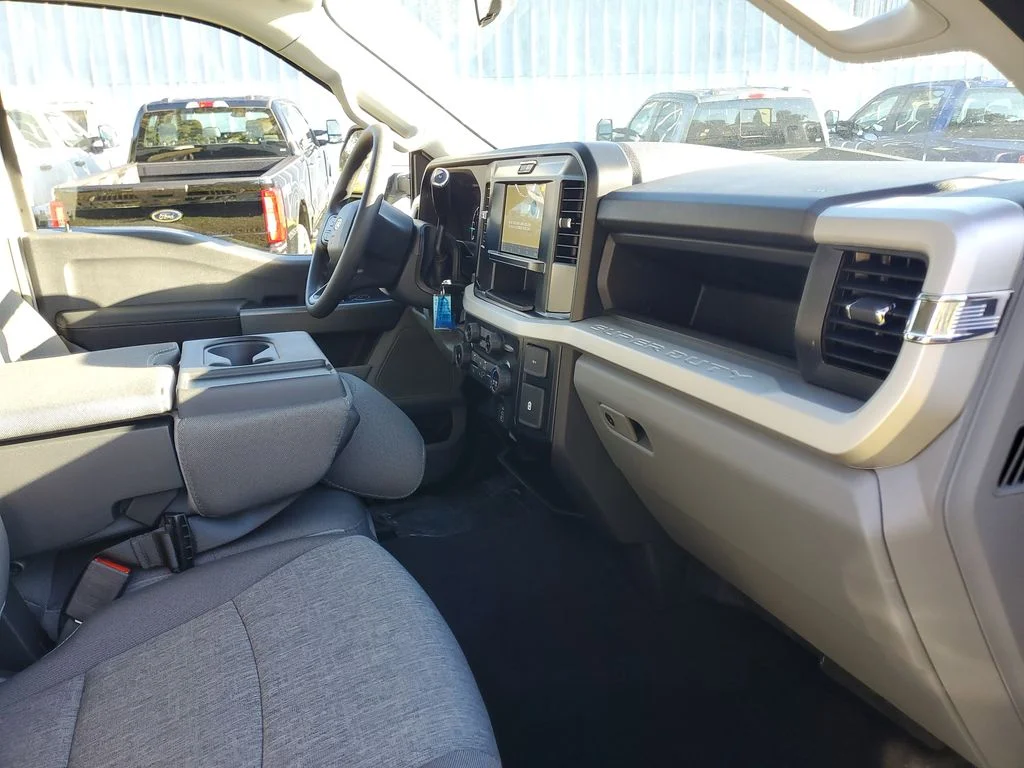 New 2026 Oxford White Ford F-250® XL image 29