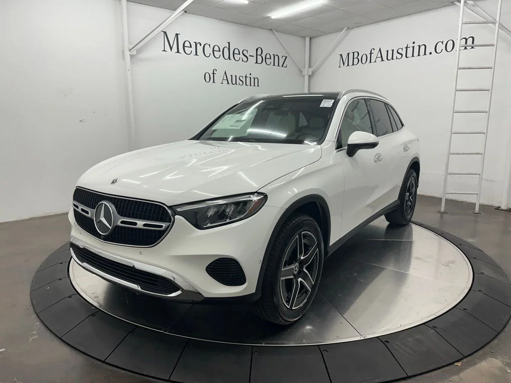 New 2027 White Mercedes-Benz GLC 300 image 3