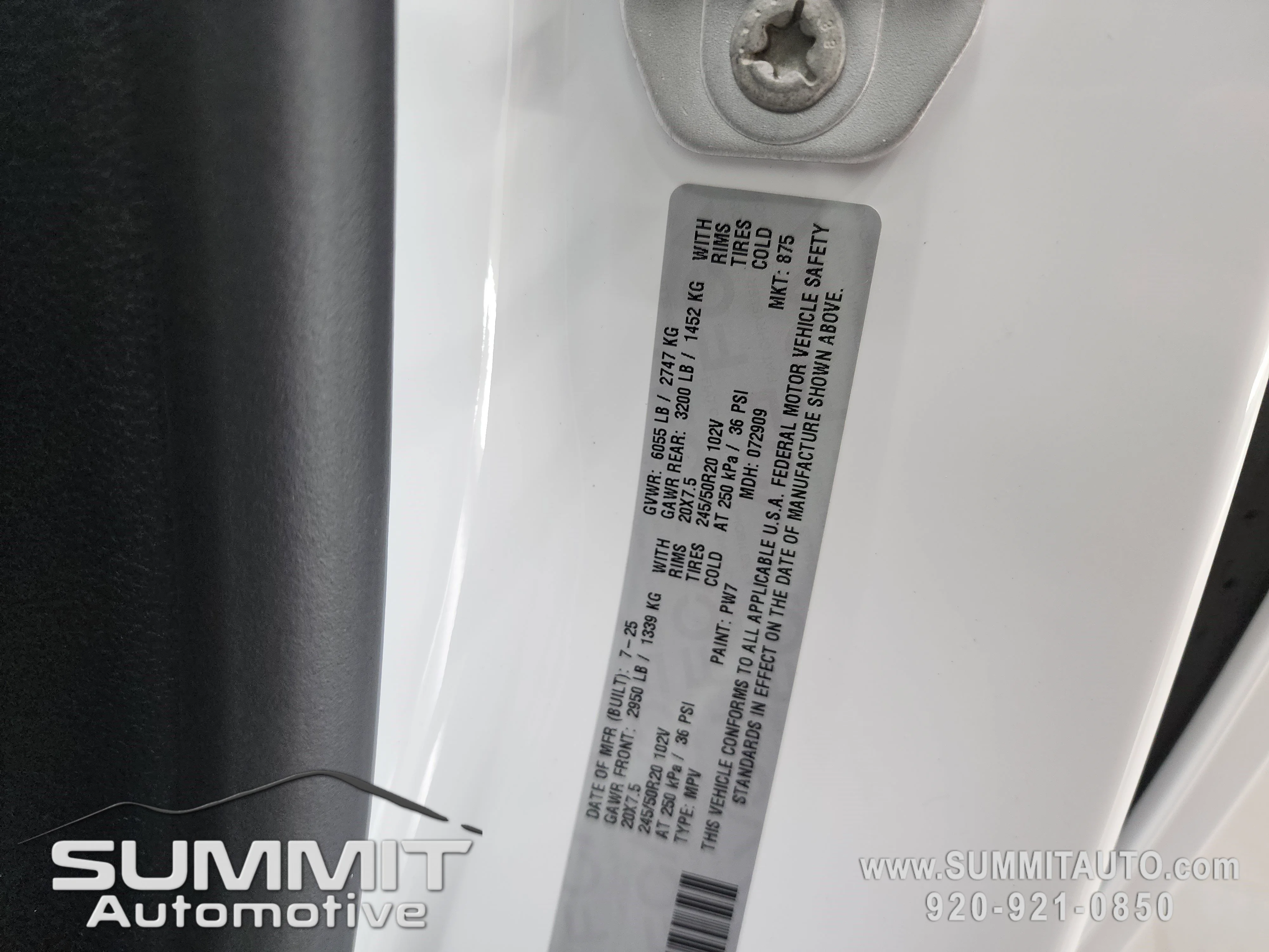 New 2026 Bright White Clear-Coat Exterior Paint Chrysler Select image 67