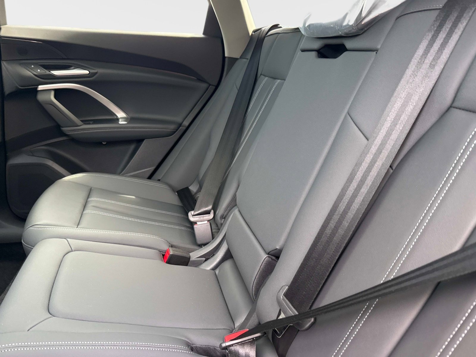 New 2026 Daytona Gray Pearl Effect Audi Premium image 11