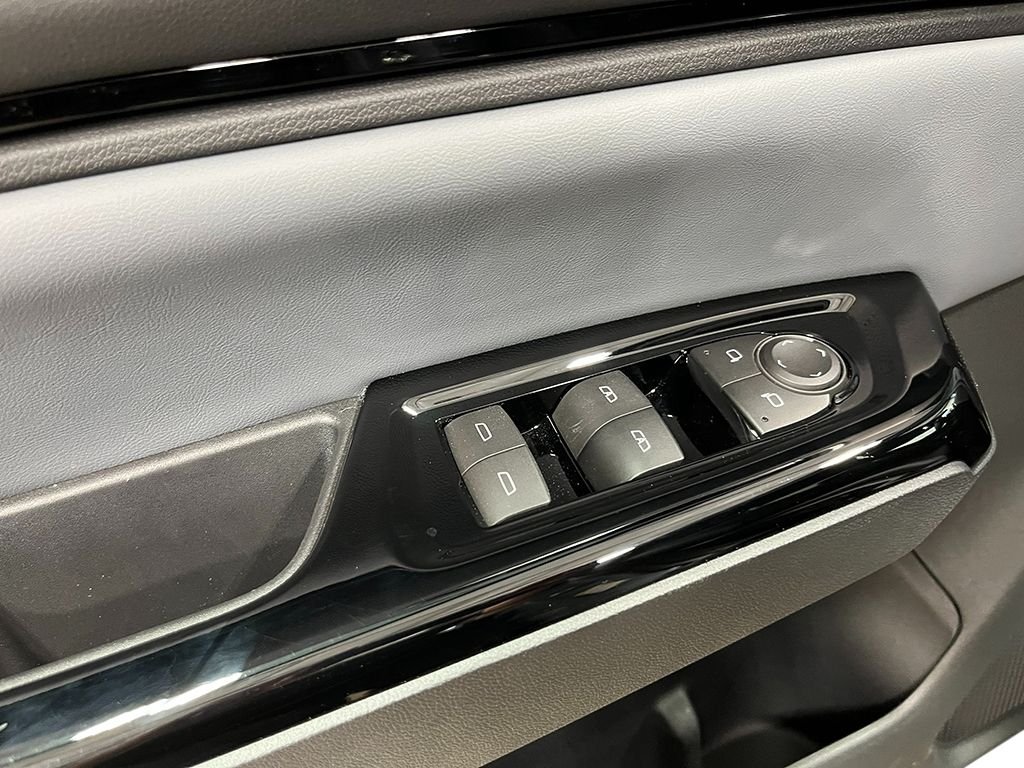 New 2026 Mercury Silver Metallic Honda Touring image 15