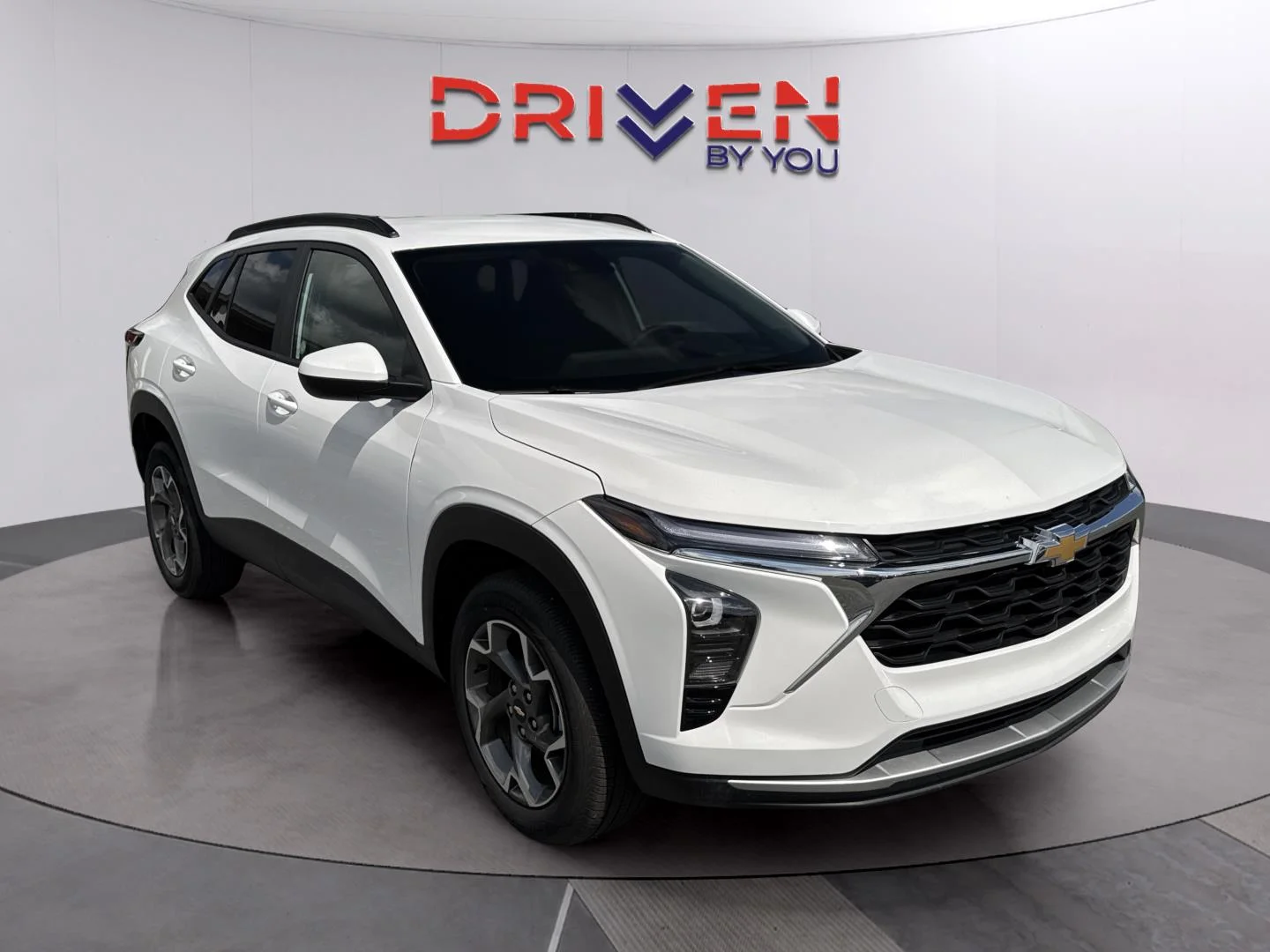 Used 2025 Summit White Chevrolet LT image 8