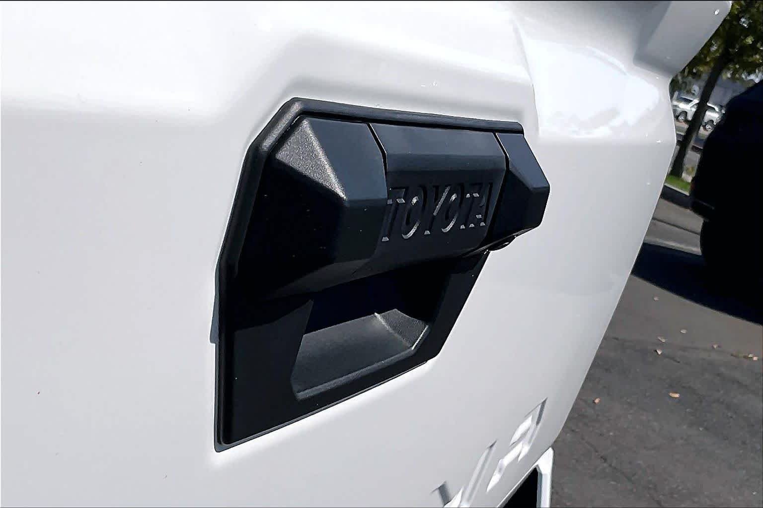 Used 2026 Ice Cap Toyota SR5 image 29