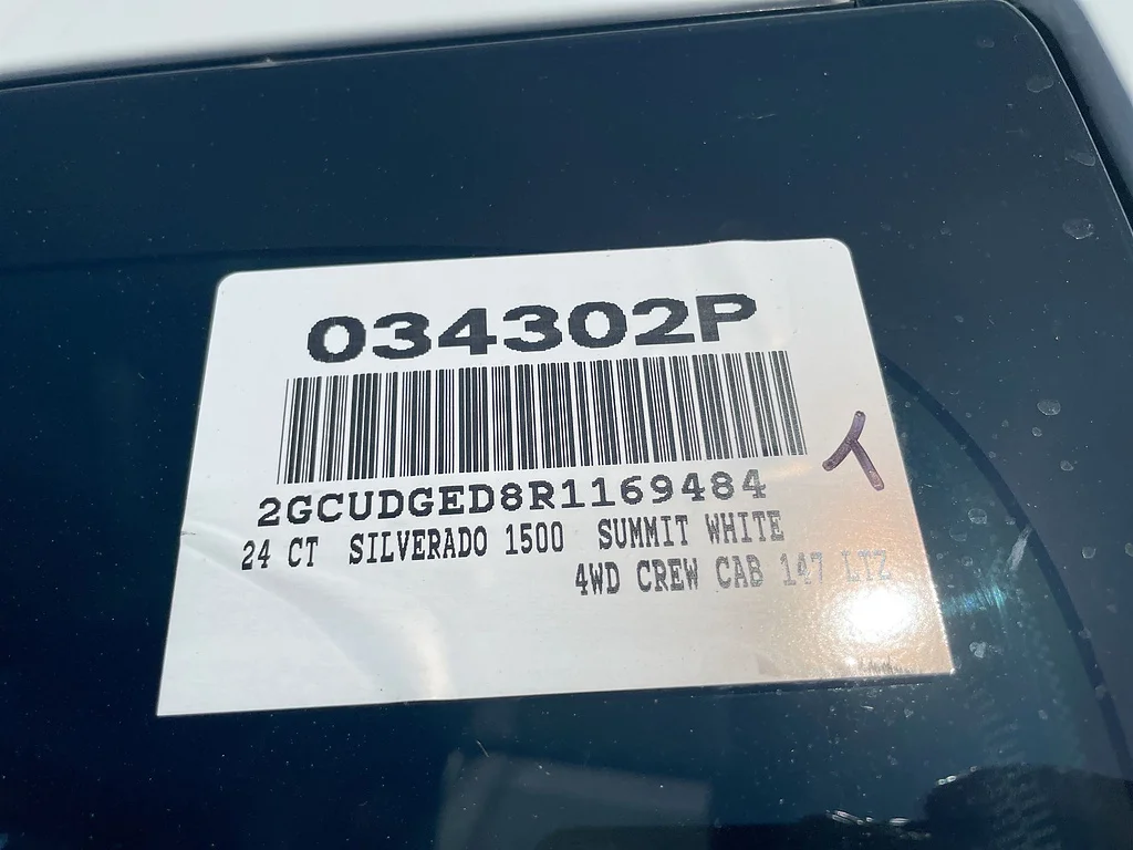 Used 2024 Summit White Chevrolet LTZ image 35